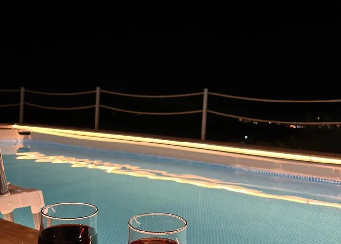 Grand Seaview Apartment